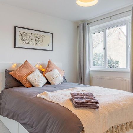 Вилла Modern 2 Bd W/ Garden In The Heart Of Tetbury! Экстерьер фото