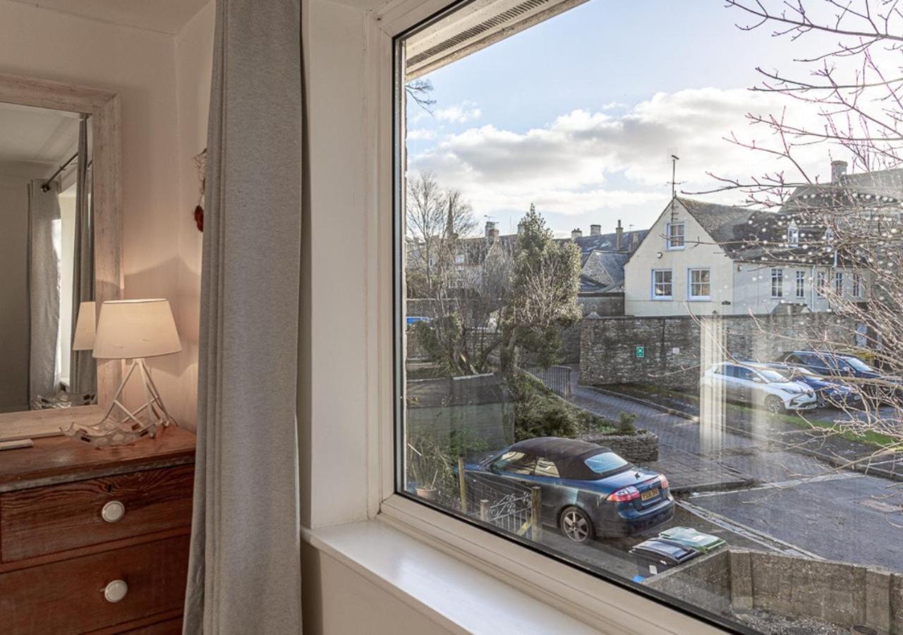 Вилла Modern 2 Bd W/ Garden In The Heart Of Tetbury! Экстерьер фото