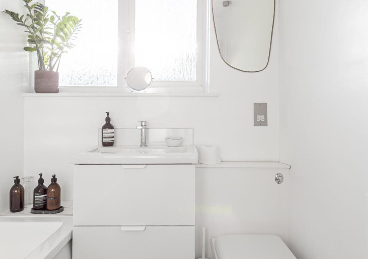 Вилла Modern 2 Bd W/ Garden In The Heart Of Tetbury! Экстерьер фото