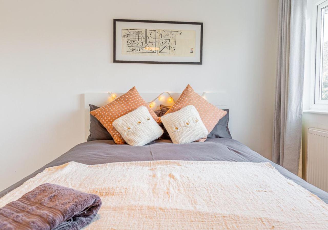 Вилла Modern 2 Bd W/ Garden In The Heart Of Tetbury! Экстерьер фото