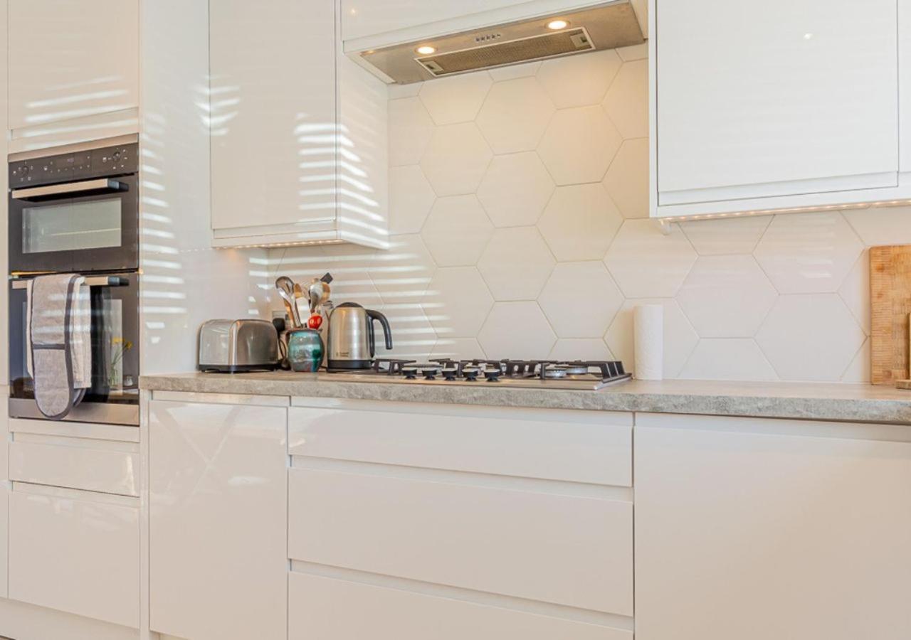 Вилла Modern 2 Bd W/ Garden In The Heart Of Tetbury! Экстерьер фото
