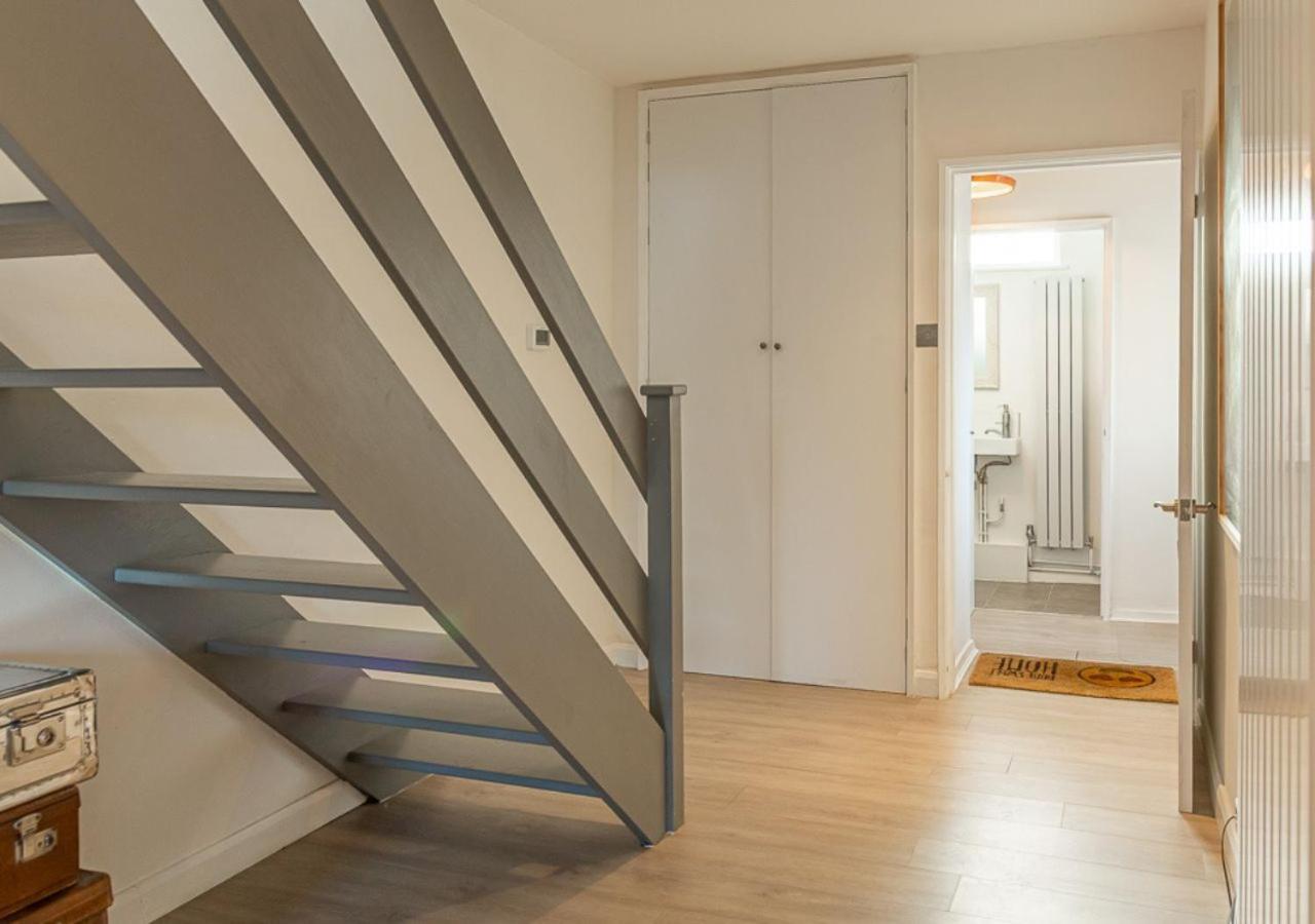 Вилла Modern 2 Bd W/ Garden In The Heart Of Tetbury! Экстерьер фото