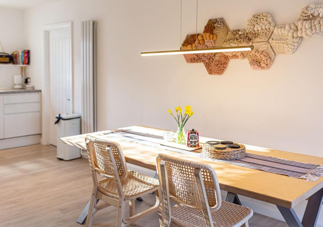 Вилла Modern 2 Bd W/ Garden In The Heart Of Tetbury! Экстерьер фото